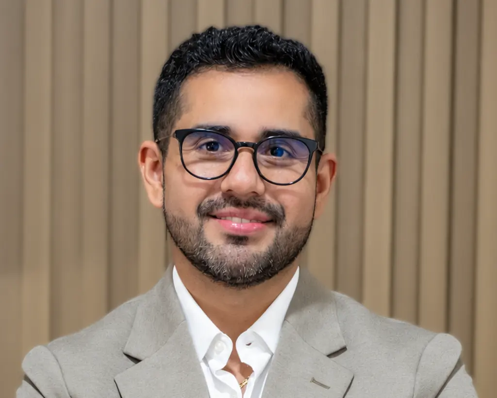 Dr. José Juan Sáenz Silva, neurólogo que da seguimiento a embolia y derrame cerebral (EVC) en Cd. Juárez